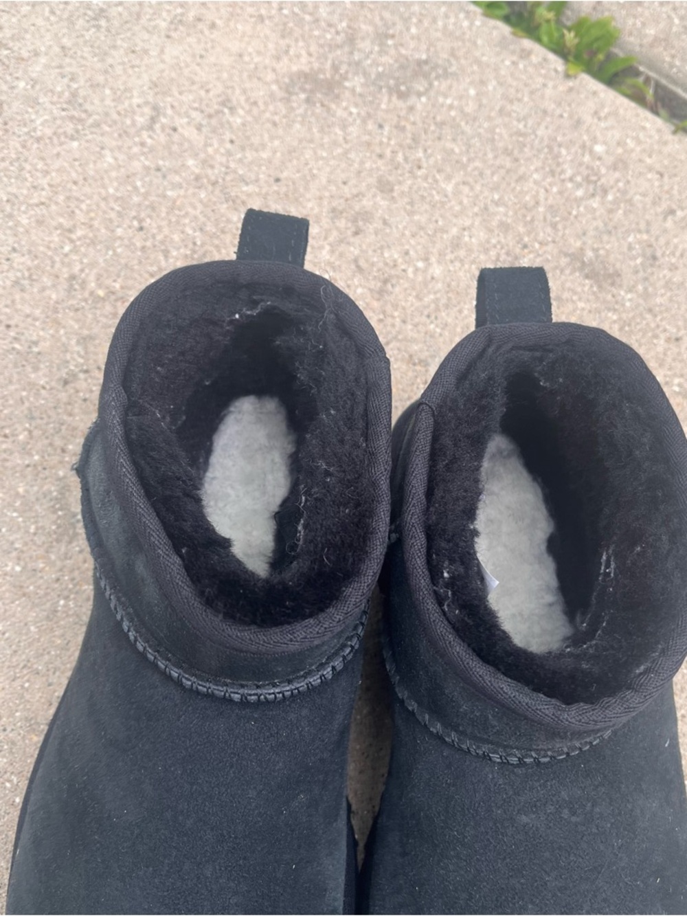 UGG Classic Ultra Mini Ankle Boots Black Suede Sheepskin Womens Size 8 EU39 Cozy - Picture 13 of 13